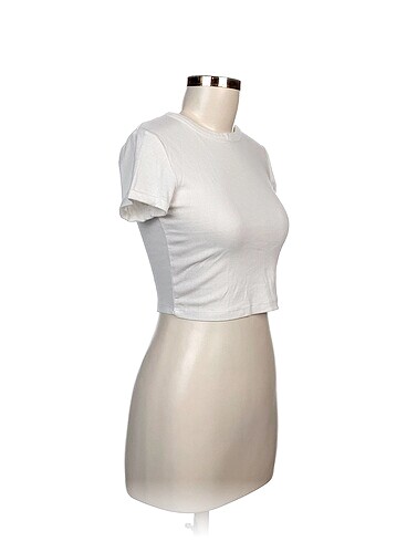 Bershka Bershka T-shirt %70 İndirimli.