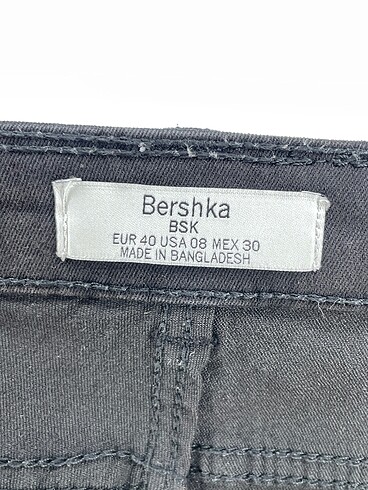 40 Beden siyah Renk Bershka Jean / Kot %70 İndirimli.