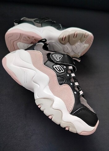 28 Beden siyah Renk Orjinal skechers 28 numara