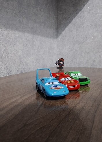 Disney Pixar Cars Lightning Mcqueen Chick Hicks ve King (Strip W