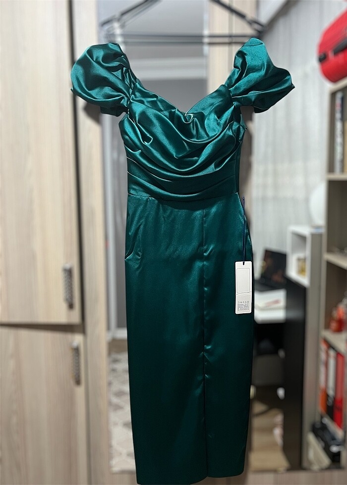 Zümrüt yeşili elbise - Görsel 2