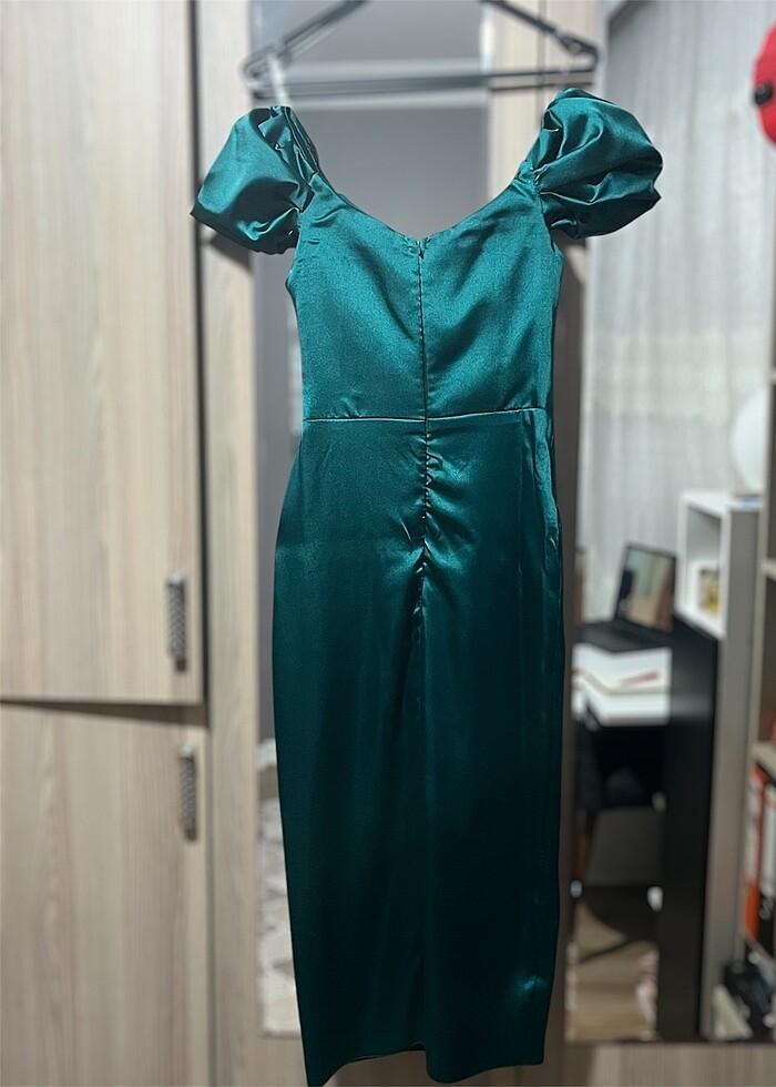 Zümrüt yeşili elbise - Görsel 3