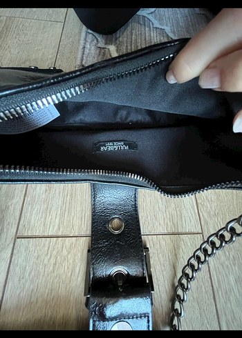 Pull&Bear Kemer Tokalı Siyah Deri Çanta - Görsel 5