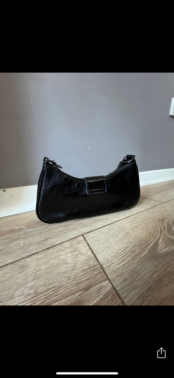 Pull&Bear Kemer Tokalı Siyah Deri Çanta - Görsel 4