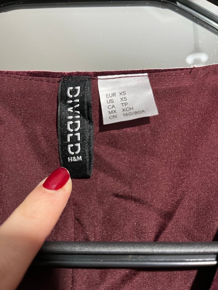 Bordo Süet V Yakalı Drapeli Kolsuz Bluz - Görsel 3