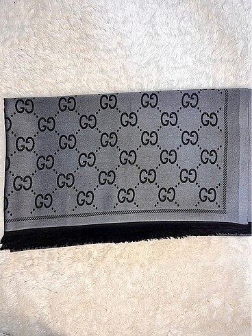 Gucci GUCCİ ÇİFT TARAFLI İPEK ŞAL