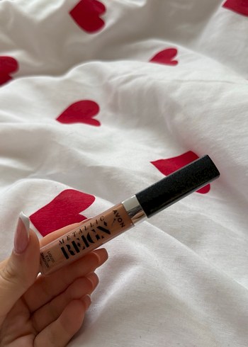 Avon metalik likit göz farı