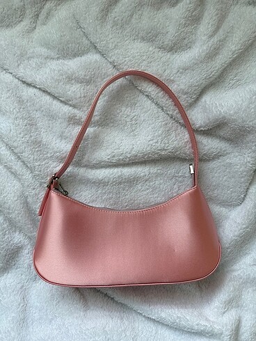 Pembe saten çanta