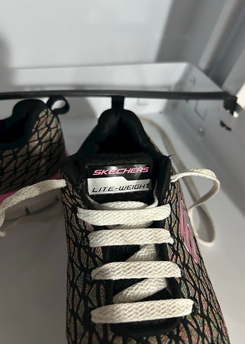 Yüksek Topuklu Pembe Gri Yılan Desenli Spor Ayakkabı - Görsel 2