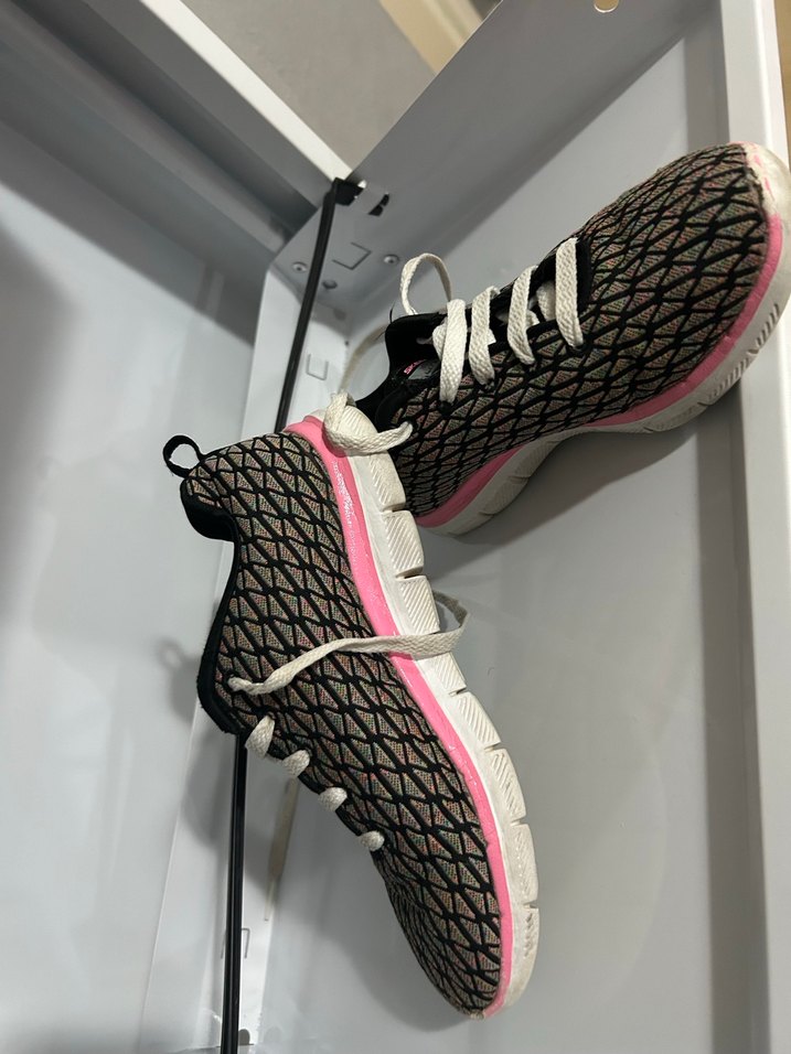 Yüksek Topuklu Pembe Gri Yılan Desenli Spor Ayakkabı - Görsel 3