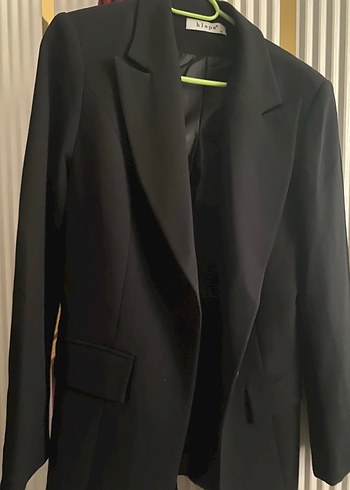 Siyah Düğmeli Kadın Blazer Ceket