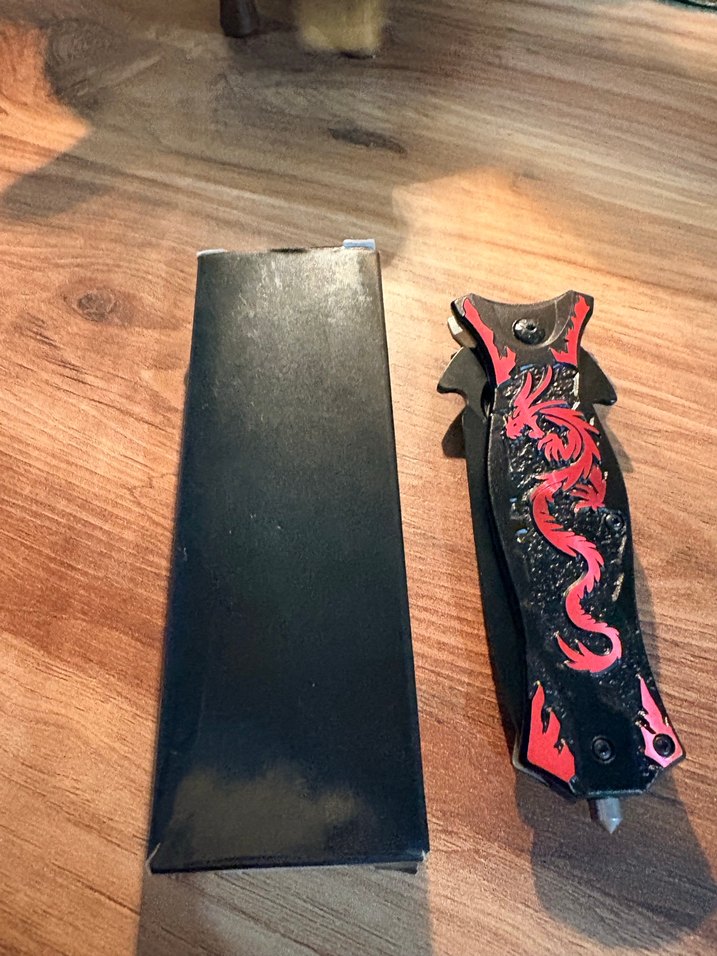 Ejderha Desenli Yarı Otomatik Çakı - Görsel 3