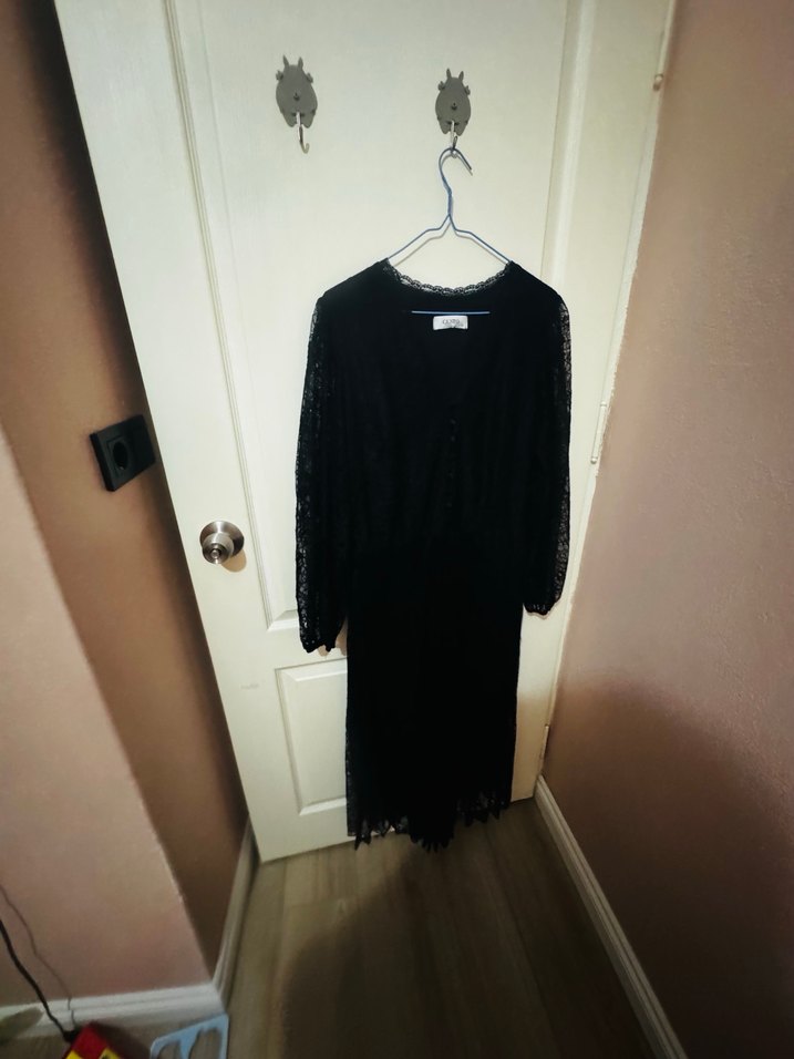 Uzun Kollu Siyah Dantel Uzun Kadın Elbise - Görsel 2