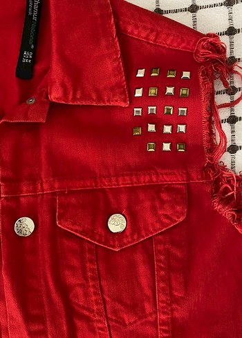 Kırmızı Düğmeli Kolsuz Denim Ceket - Görsel 3