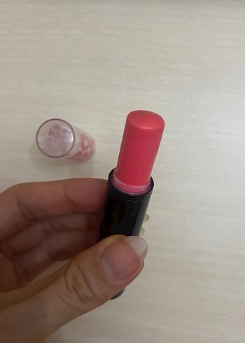 Maybelline Baby Lips Elektro Ruj - Koyu Pembe - Görsel 3