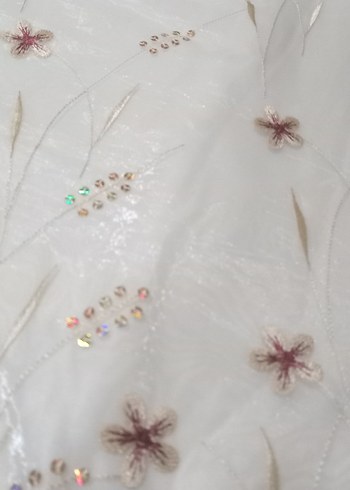 İşlemeli açık krem Yatak Örtüsü - Görsel 3