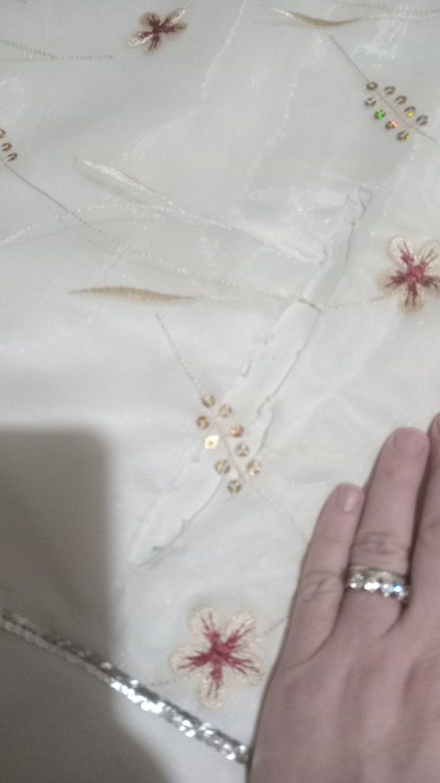 İşlemeli açık krem Yatak Örtüsü - Görsel 4