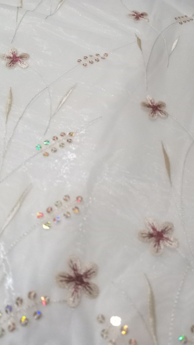 İşlemeli açık krem Yatak Örtüsü - Görsel 3