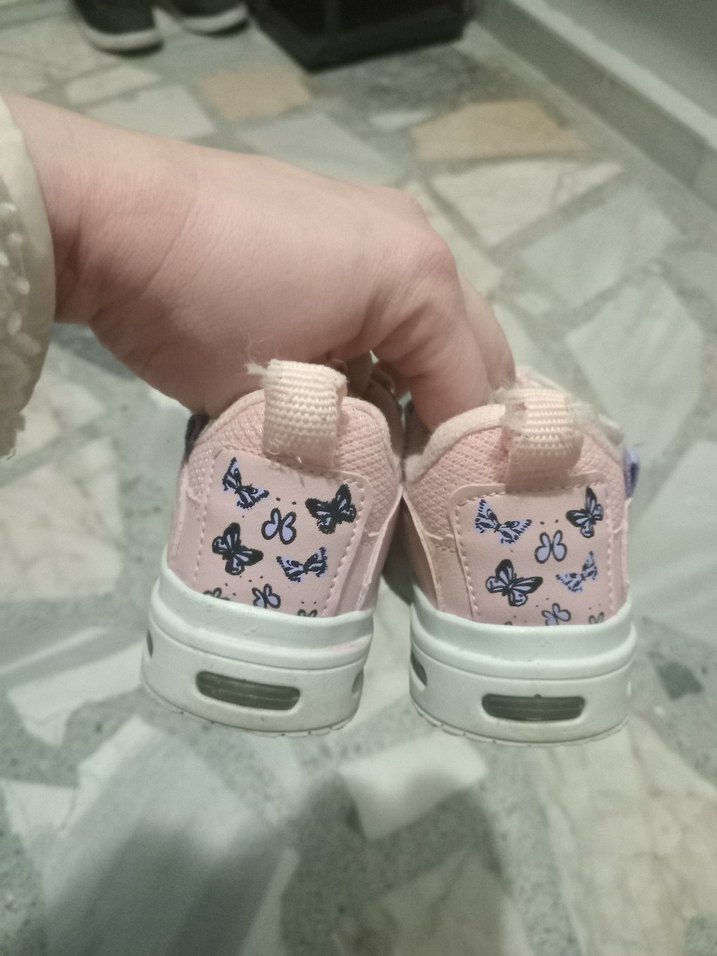 Kız Çocuk Pembe Velcro Spor Ayakkabı - Görsel 2