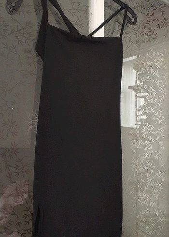 siyah yırtmaçlı elbise - Görsel 2