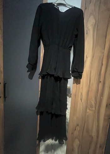 Uzun Kollu Siyah Piliseli Uzun Elbise - Görsel 2