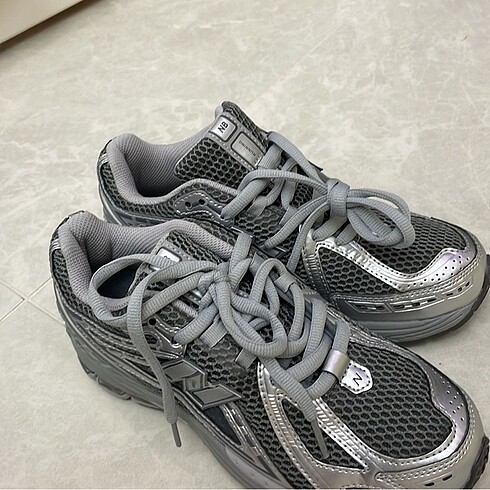 New balance spor ayakkabı