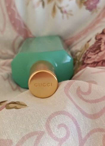  Beden Renk Gucci Flora Gorgeous Jasmine Parfume 