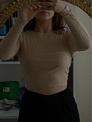 Krem crop body beli açık