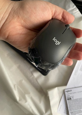 Siyah Logitech kablosuz Klavye mouse set - Görsel 2