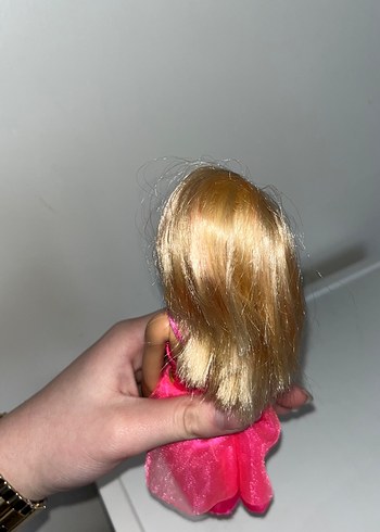 Parlak Pembe Elbiseli Bebek - Görsel 3