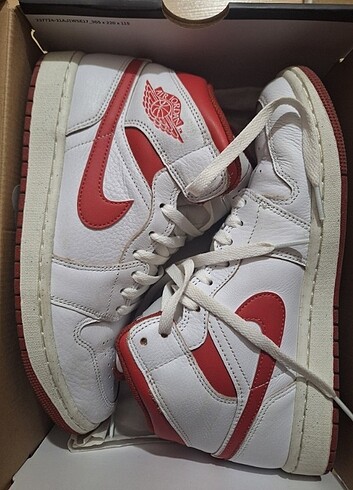 Nike Nike Air Jordan 1 Mid SE Dune Red