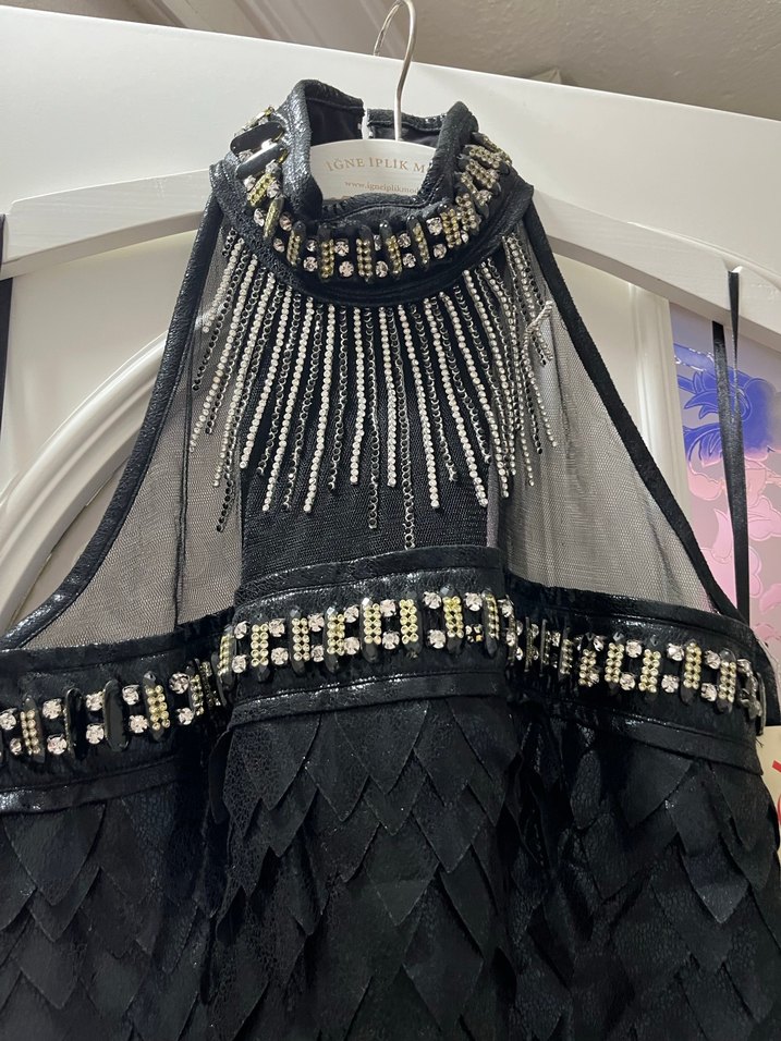 Püskül Detaylı Siyah Uzun Gotik Abiye - Görsel 2