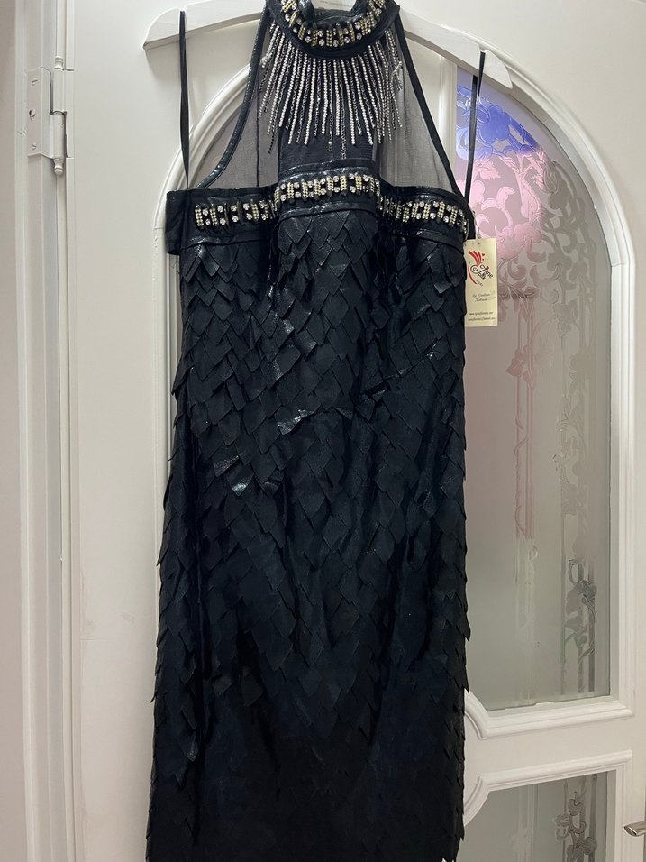 Püskül Detaylı Siyah Uzun Gotik Abiye - Görsel 3