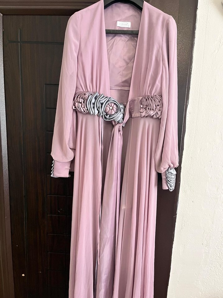 Uzun Pembe Bağcıklı Kadın Elbise - Görsel 2