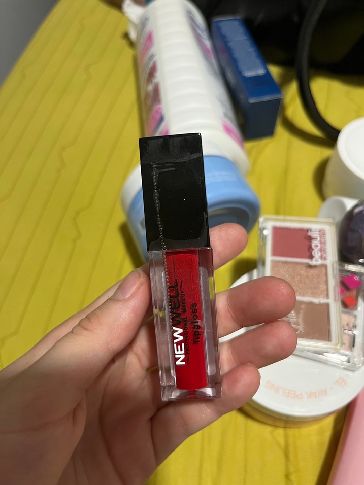 Canlı Kırmızı Ruj - Görsel 2