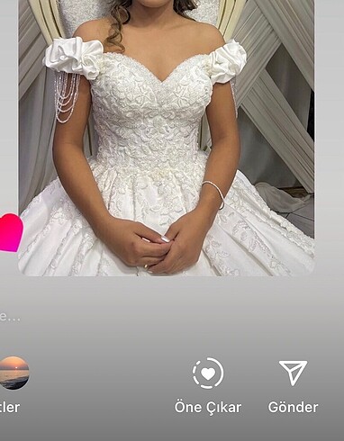 Diğer ürünü bi kere düğünde giydim