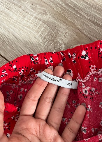 Çiçek Desenli Kırmızı şortlu Etek - Görsel 3