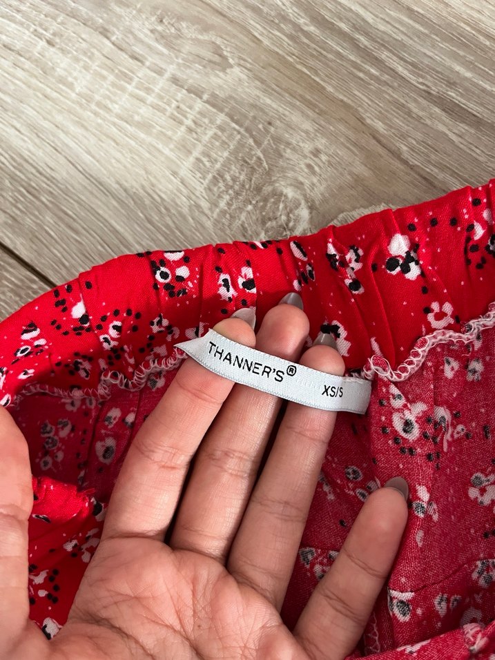 Çiçek Desenli Kırmızı şortlu  Etek - Görsel 3