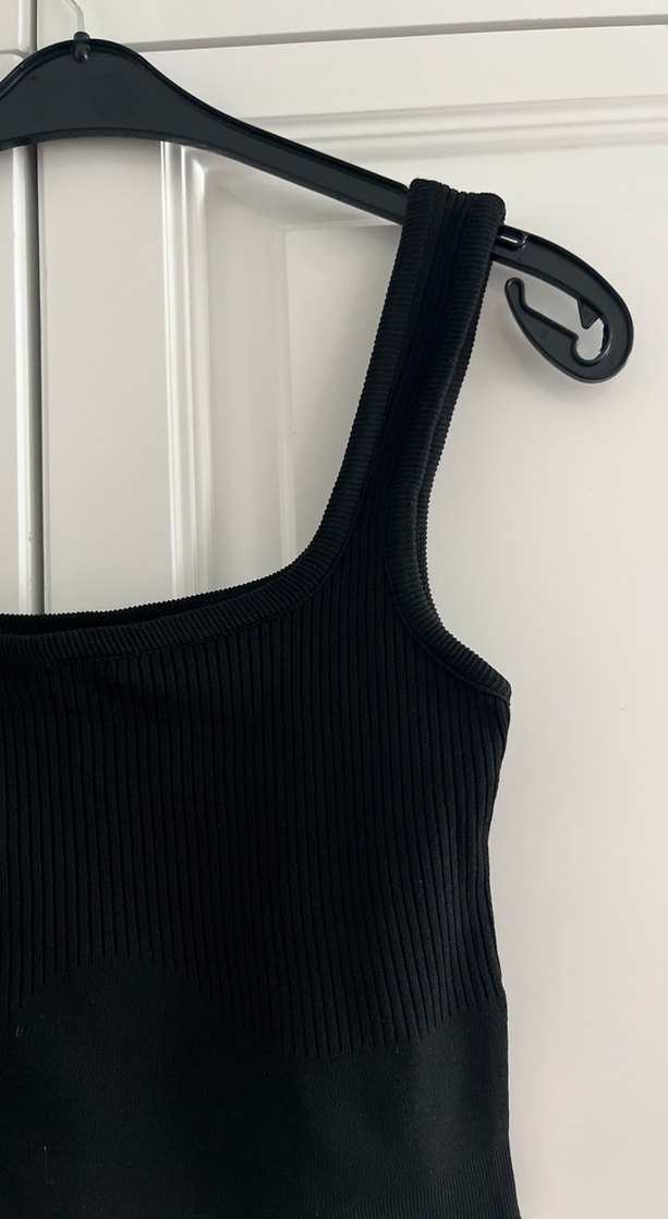 Siyah crop - Görsel 2