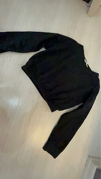 s Beden Siyah belden lastikli crop sweatshirt