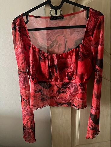 Trendyol & Milla Tül detaylı crop bluz