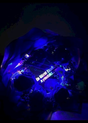 Aynalı çiçek buketi - Görsel 3