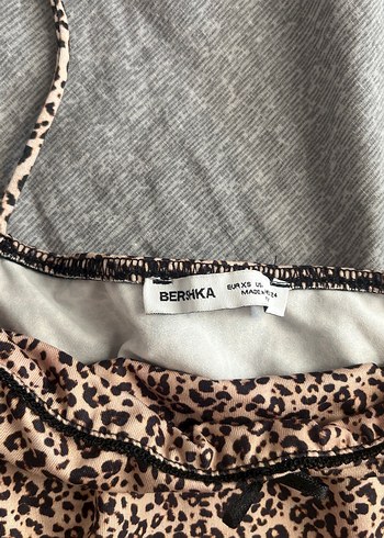 Bershka Leopar Desenli Crop