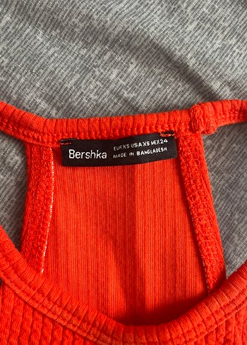 Bershka Kırmızı Yüksek Yakalı Örme Crop Top