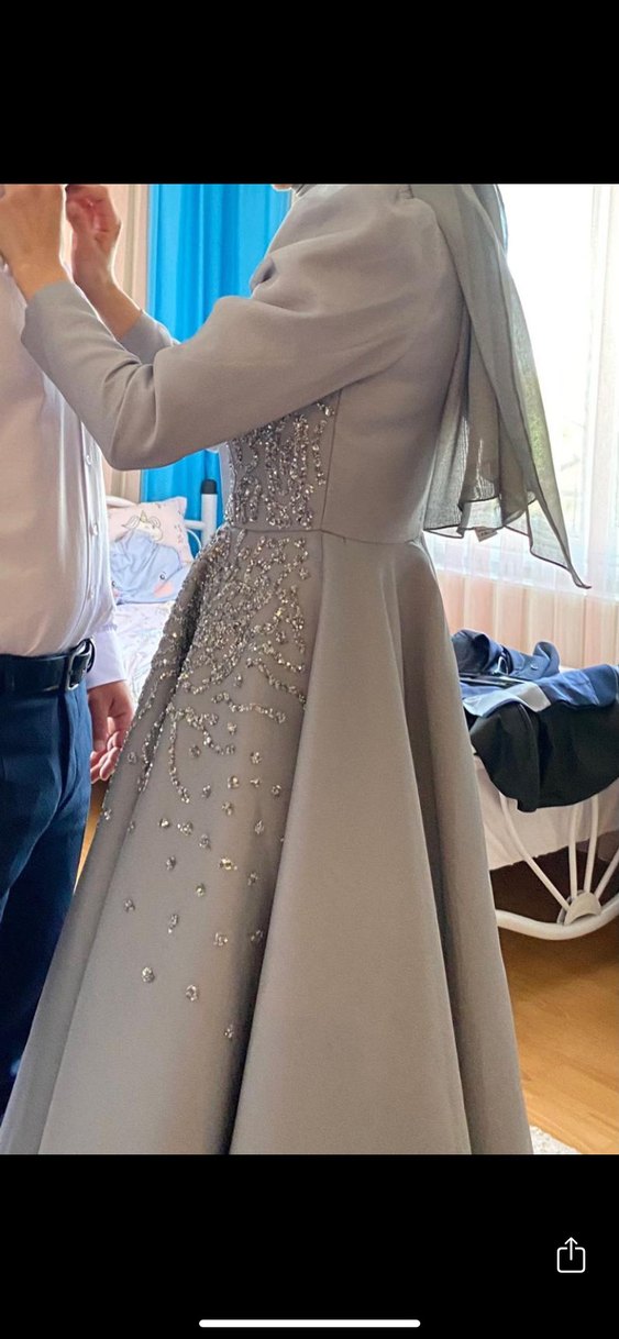 Gri İşlemeli Uzun Abiye Elbise - Görsel 3