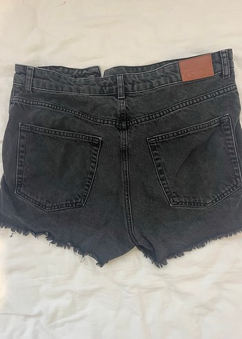 siyah yırtmaclı kot sort 1-2 kere giyildi - Görsel 3