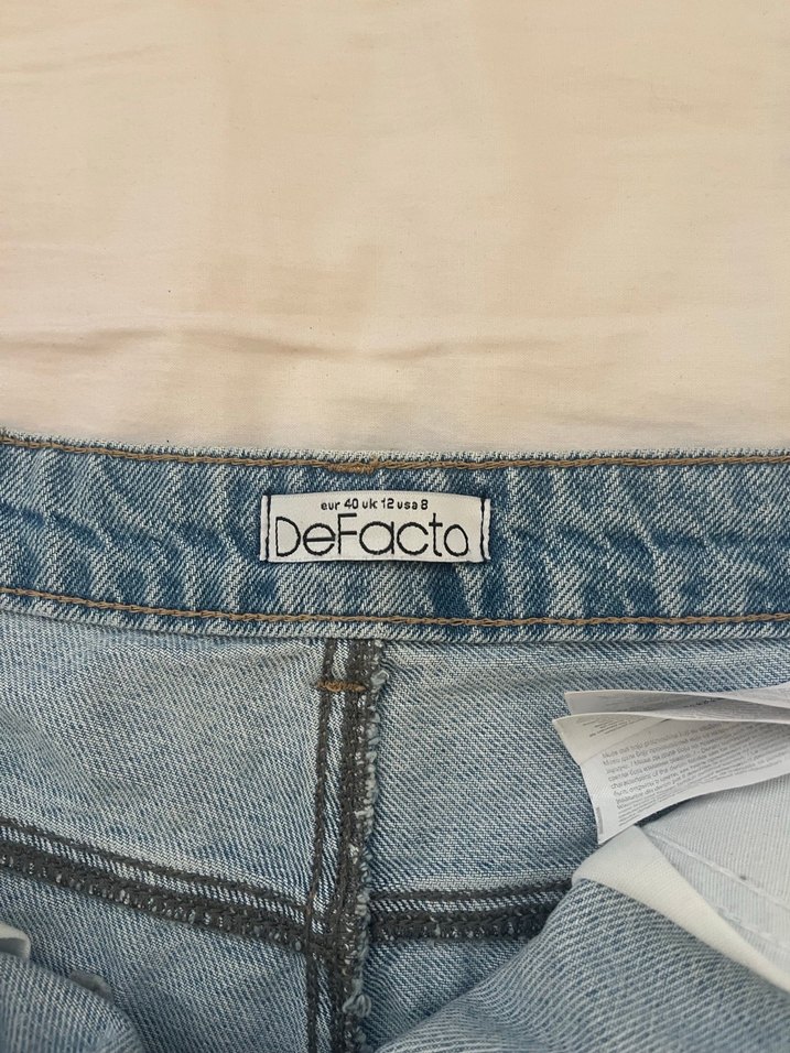 Düğmeli Mavi Kadın Denim Mini Şort - Görsel 3