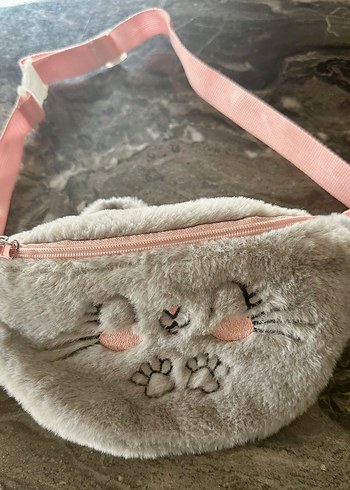 Gri Peluş Kedi Desenli Bel Çantası
