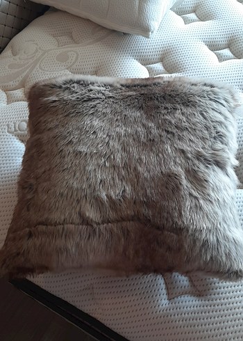 kahverengi Yumuşak Kürklü Dekoratif Kırlent