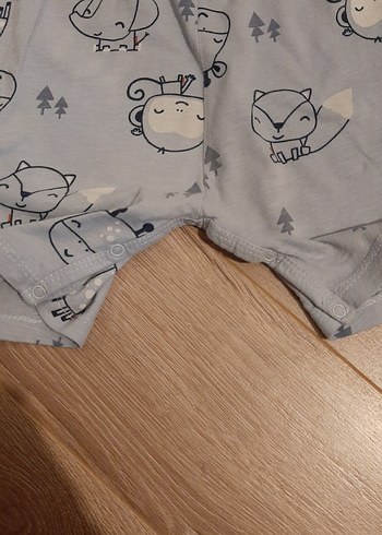 Erkek Çocuk mavi Desenli Örme Tulum - Görsel 3